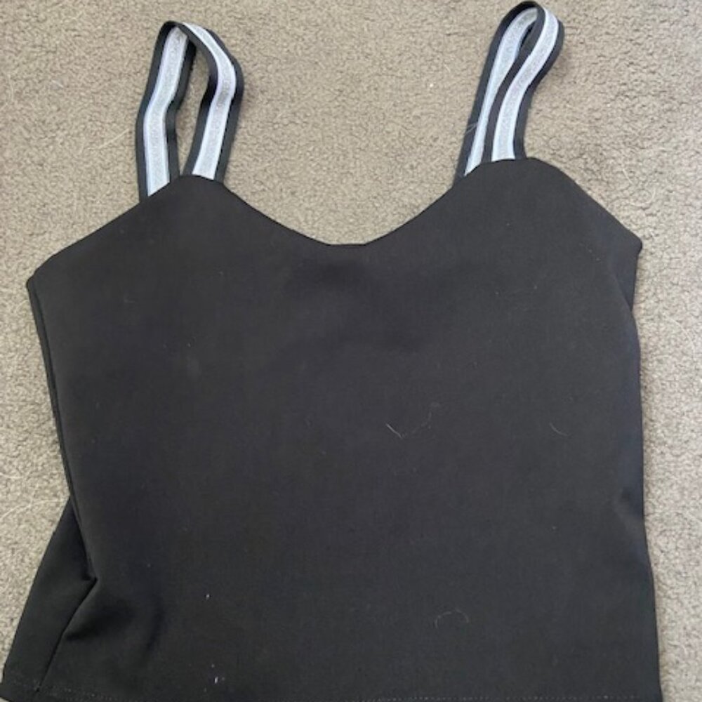 Black cropped tank